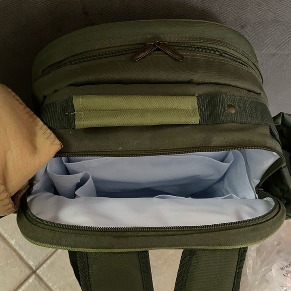 4 Person Eco Picnic Backpack with Cooler, Insulated Wine Holder & Blanket - Picture 4 of 4